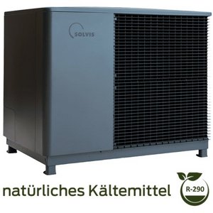 Das Klimagerät von Solvis, ausgestattet mit natürlichem Kältemittel R-290, steht auf einem stabilen Sockel.